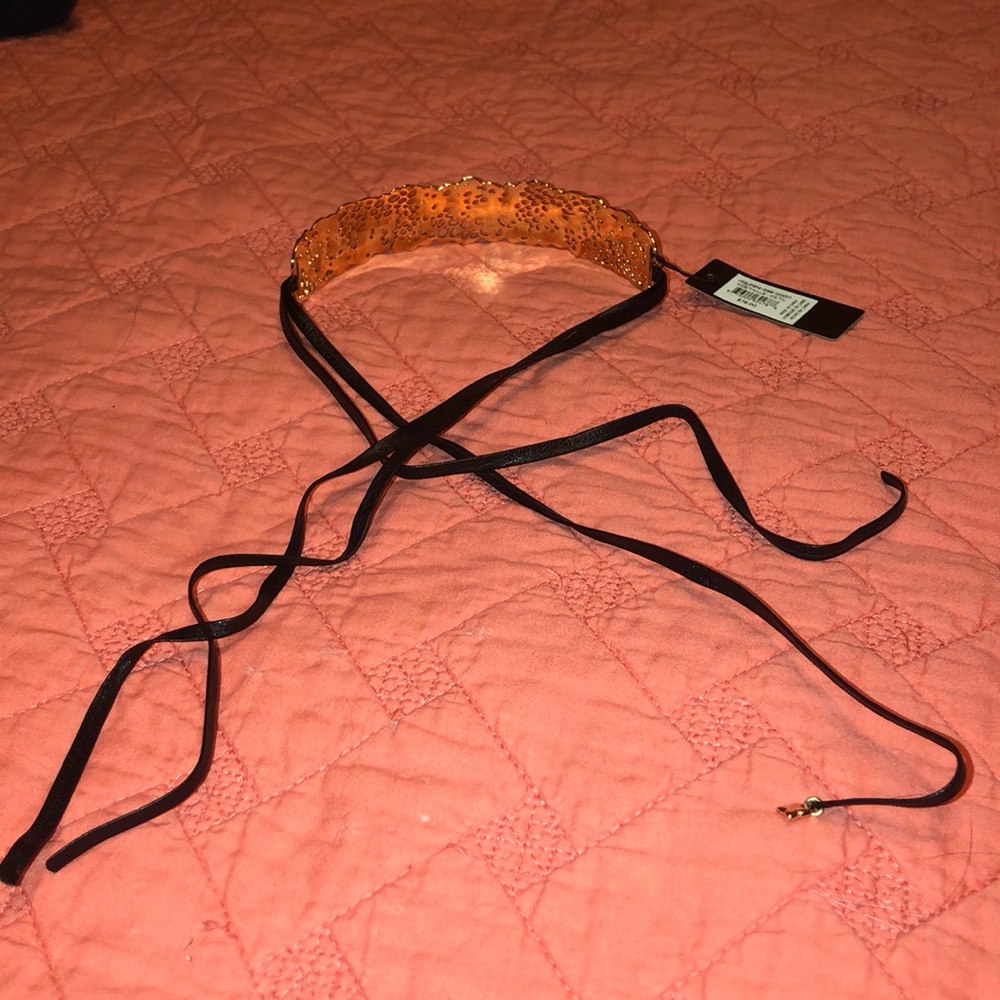 BCBGMaxazria gold filigree plate choker
